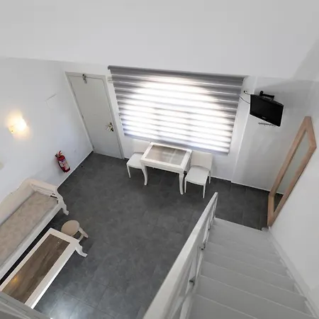 Erato Apartmanhotel 3*
