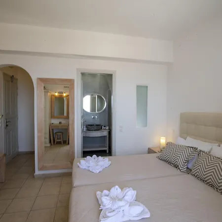 Erato Apartmanhotel 3*